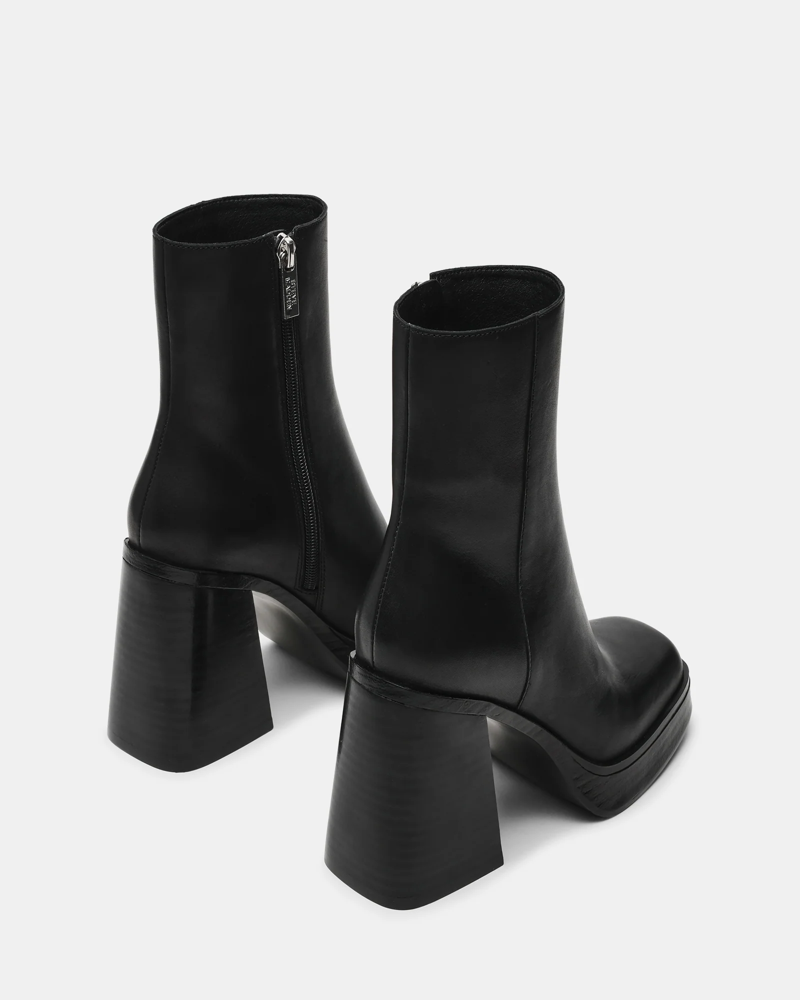 ATTUNED BLACK LEATHER - Image 4